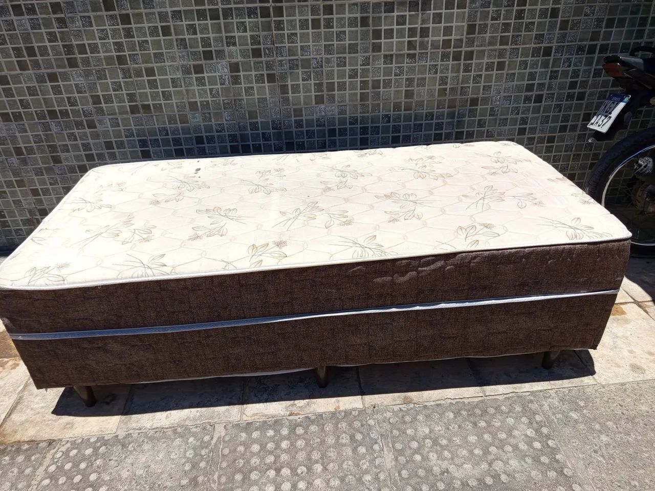 Vendo cama de solteiro  - Foto 3