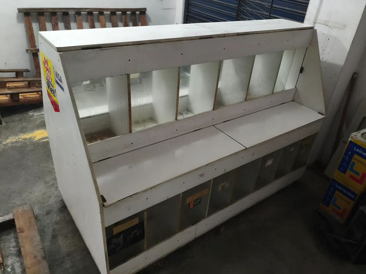 Expositor 22 baias para ração - petshop