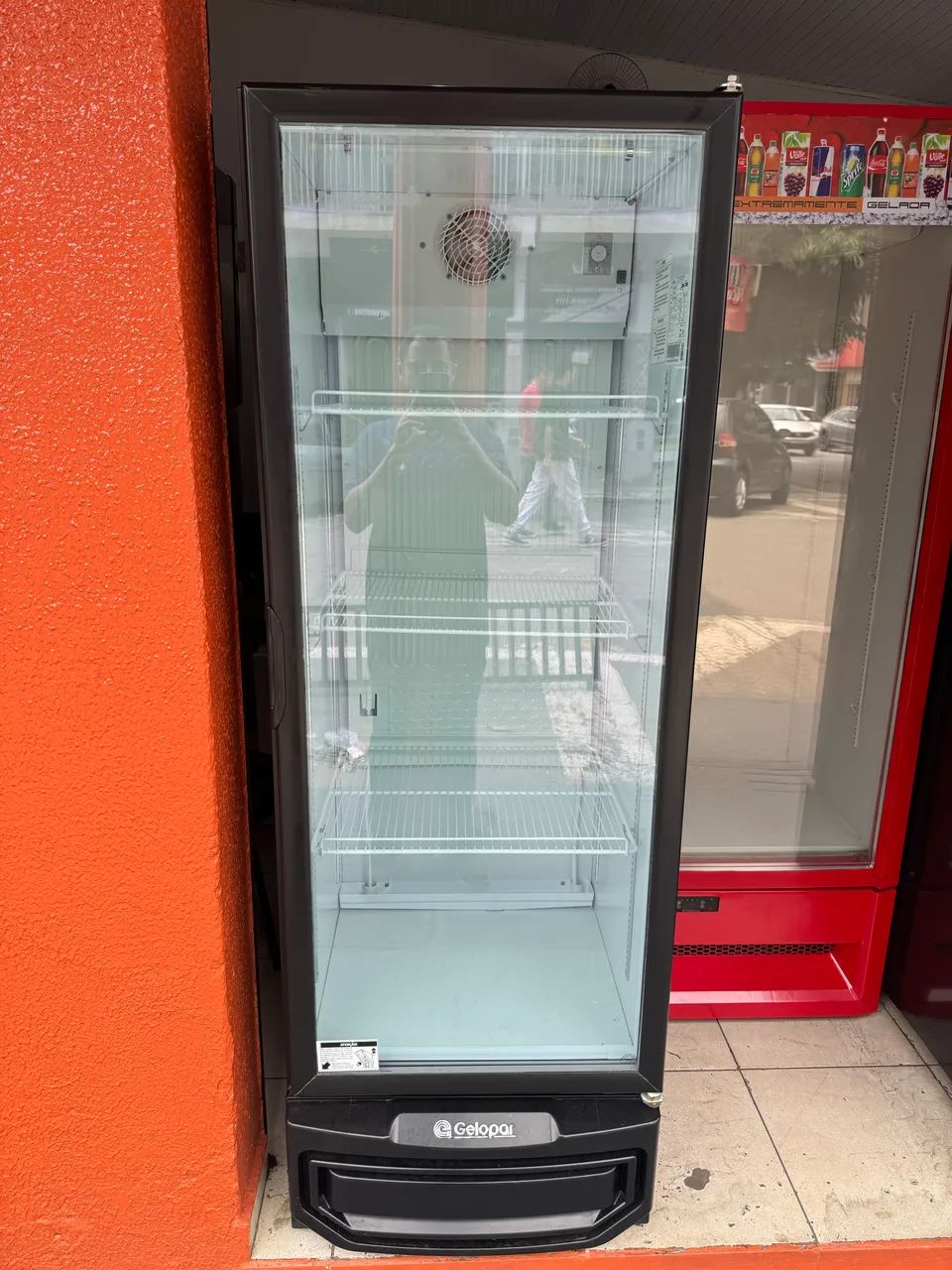 Cooler Refrigerado Vertical Gelopar 410 Litros (SemiNovo)