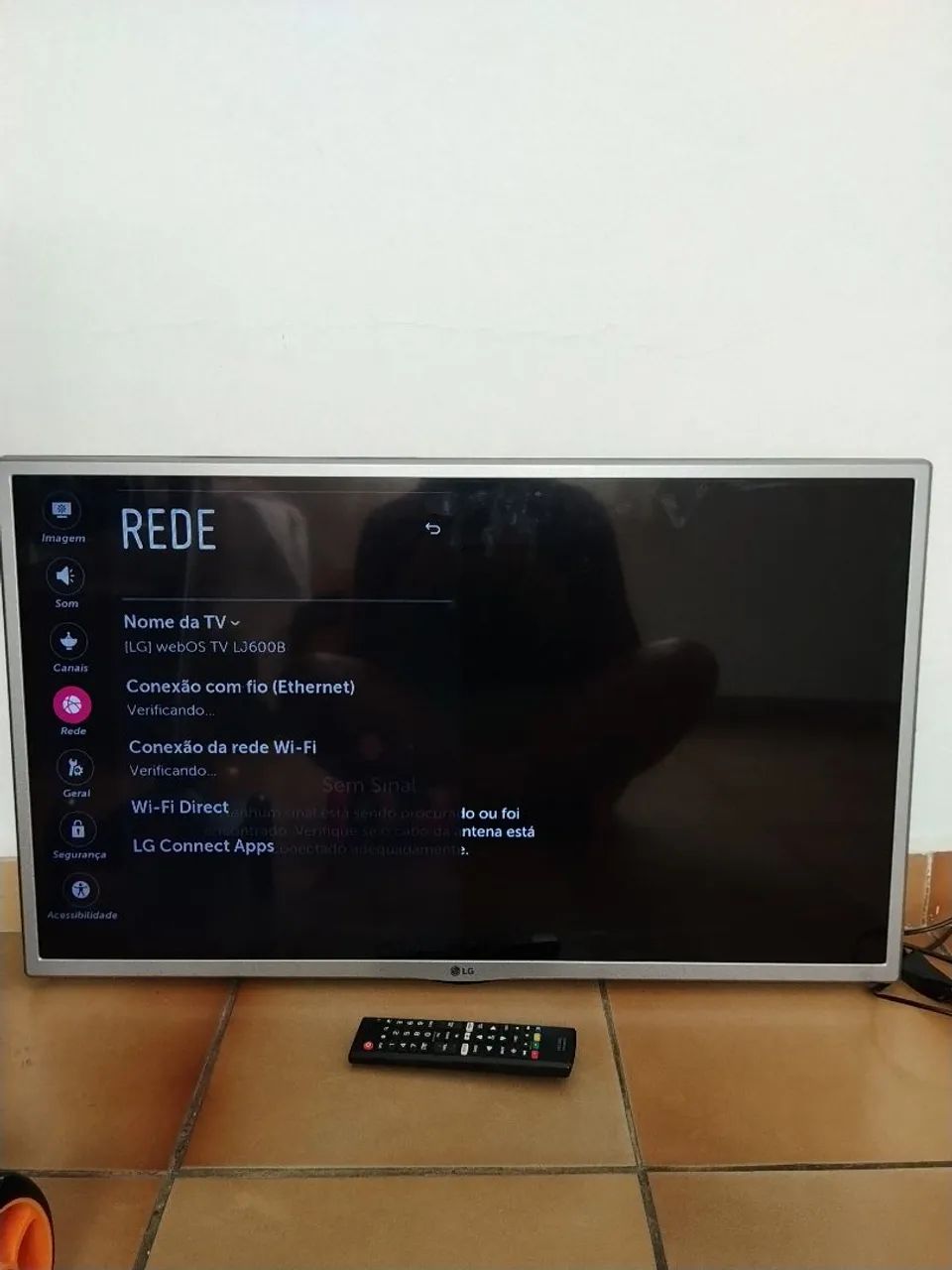 Vende tv LG,32 polegadas não está conectando a internet  - Foto 3