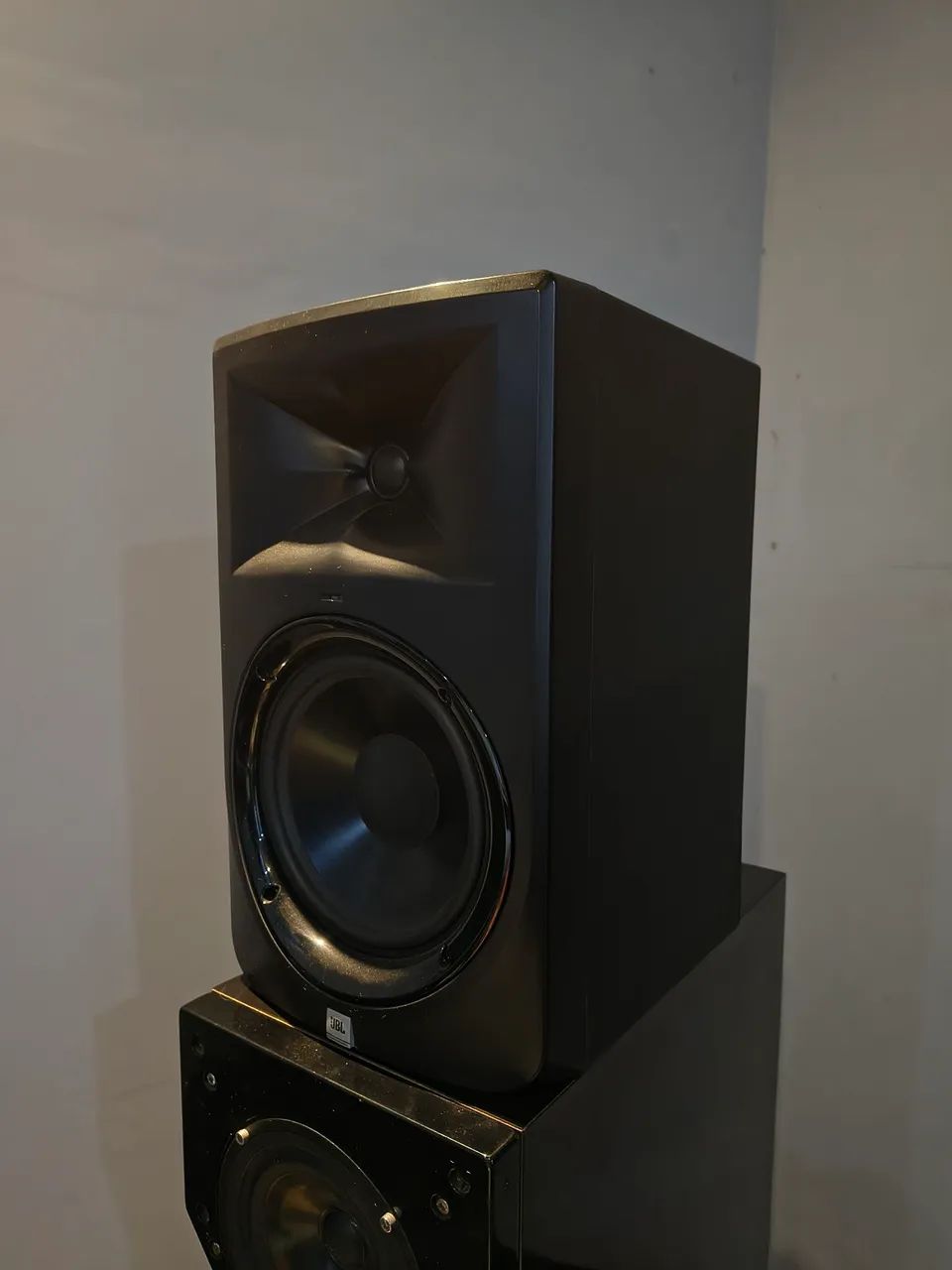 Par de Monitores de Áudio JBL LSR 308 (8 polegadas) - Impecável - Foto 3