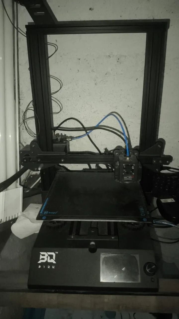 Vendo impressora 3D do modelo BIQU B1 - Foto 3
