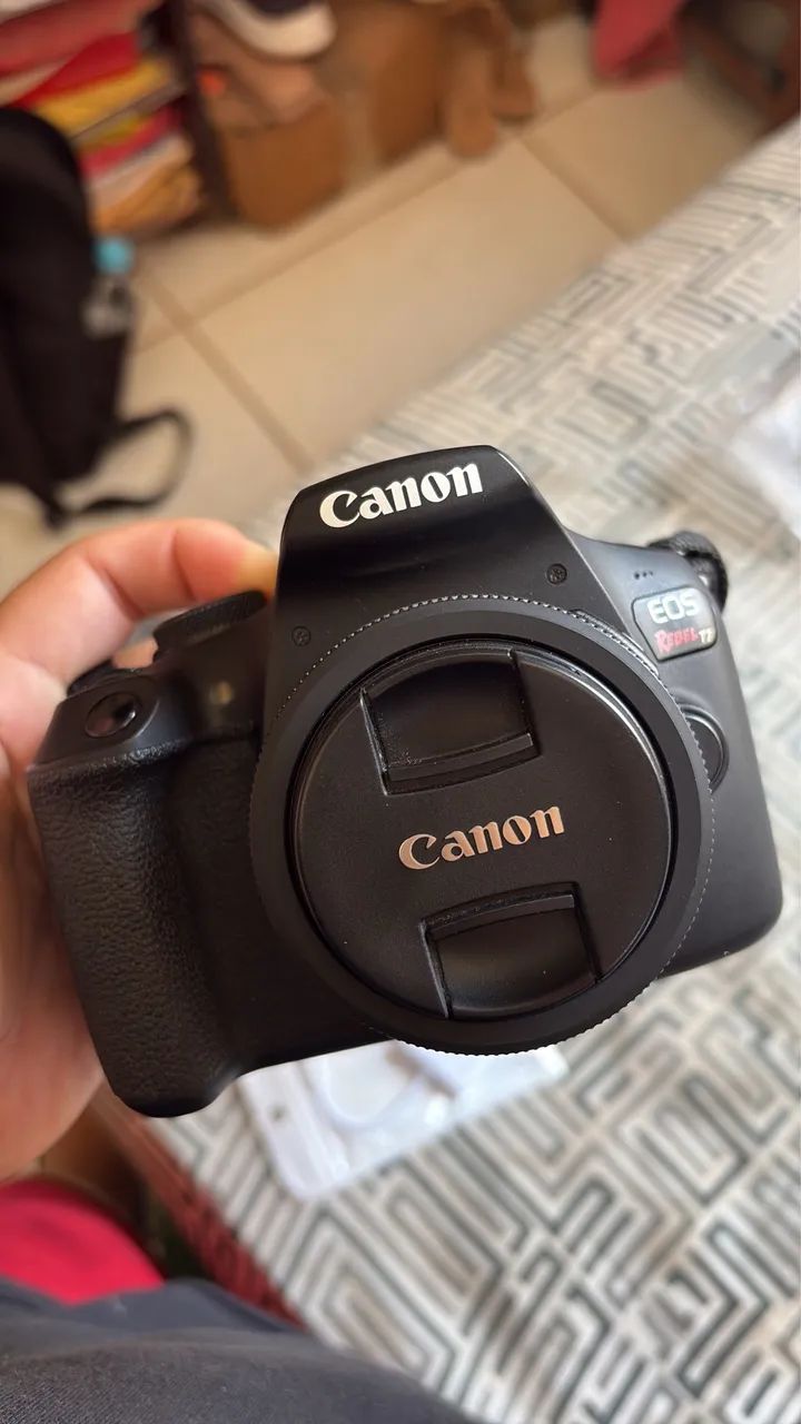 Canon T7