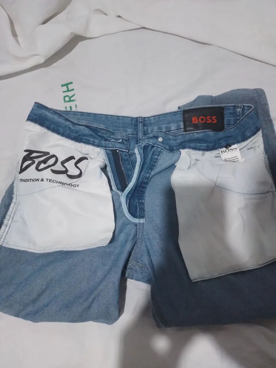 Calça Hugo Boss jeans clara 