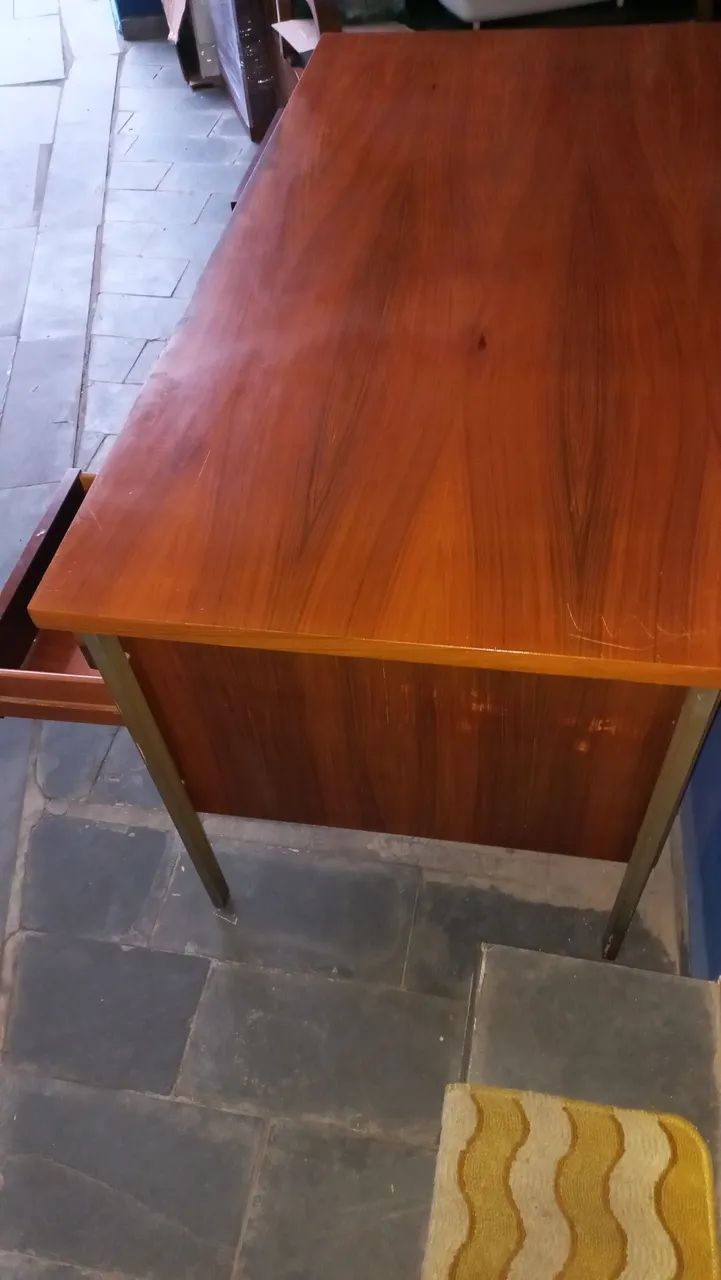 Mesa madeira e pé de aço  - Foto 4