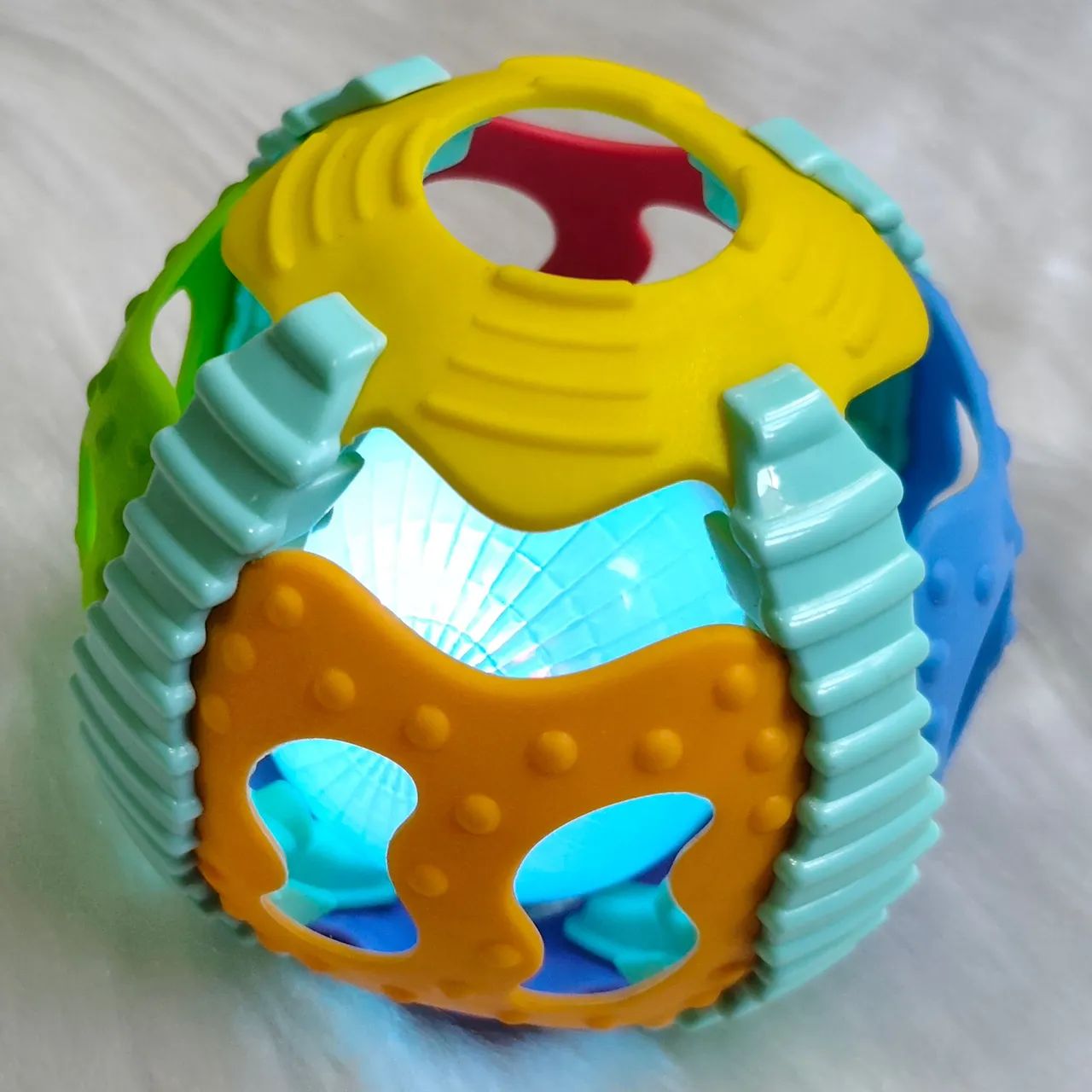 Brinquedo Bola Mordedor Com Som e Luz Buba  - Foto 2