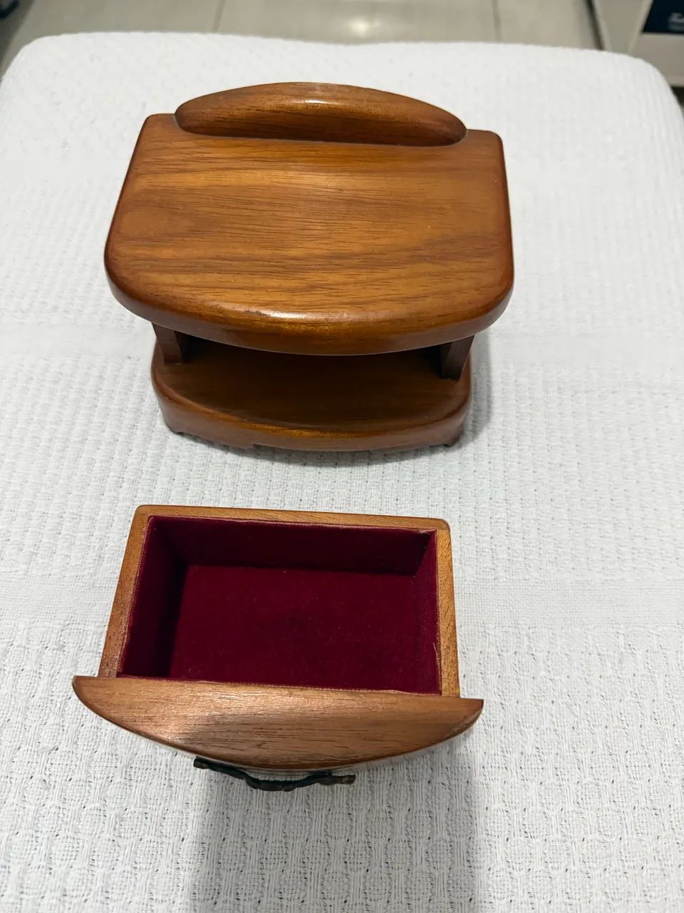 Mini cômoda de madeira maciça porta joias  - Foto 2