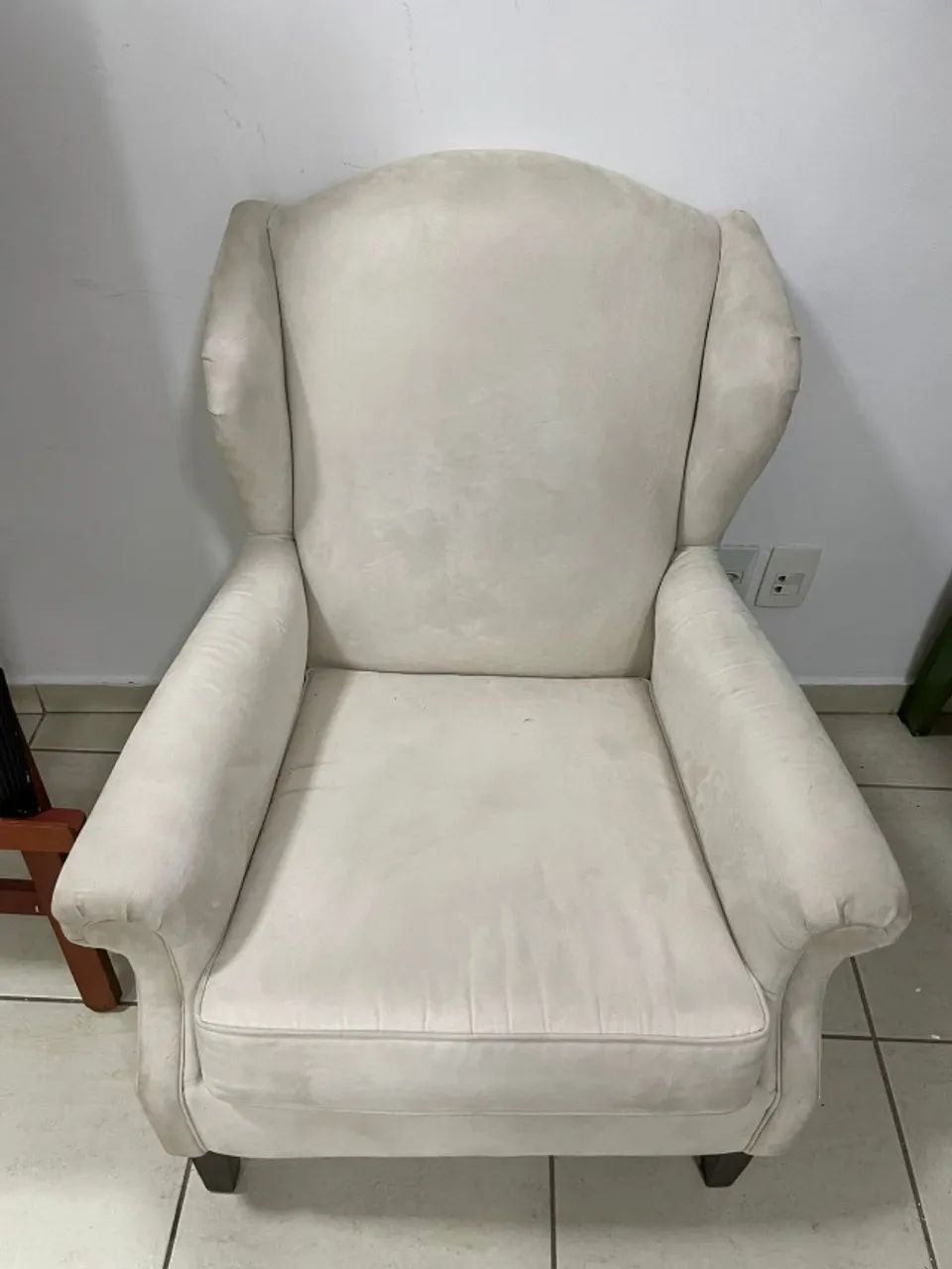 Poltrona com banqueta