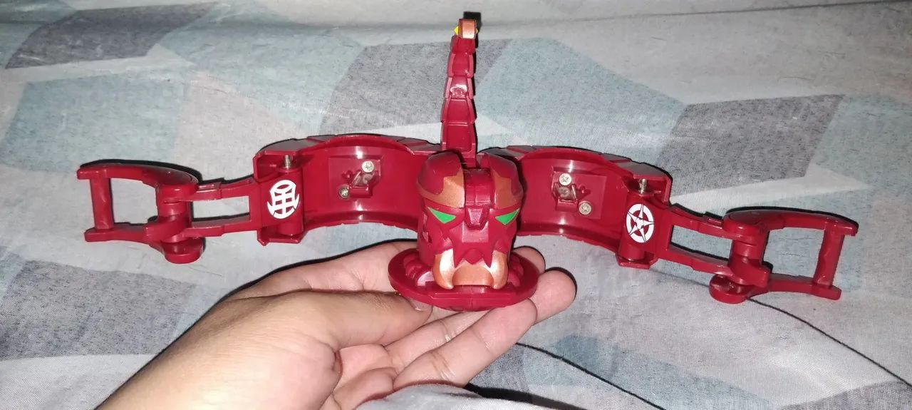 Bakugan Scorpion red Pyrus