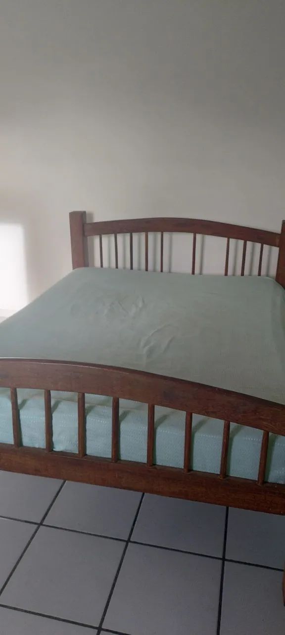 Vendo cama de casal com colchão  - Foto 4