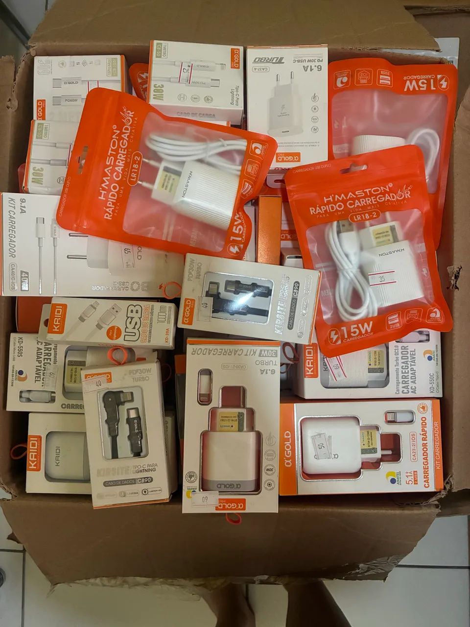 100 peças, Lote de carregador de celular, cabo e fonte 