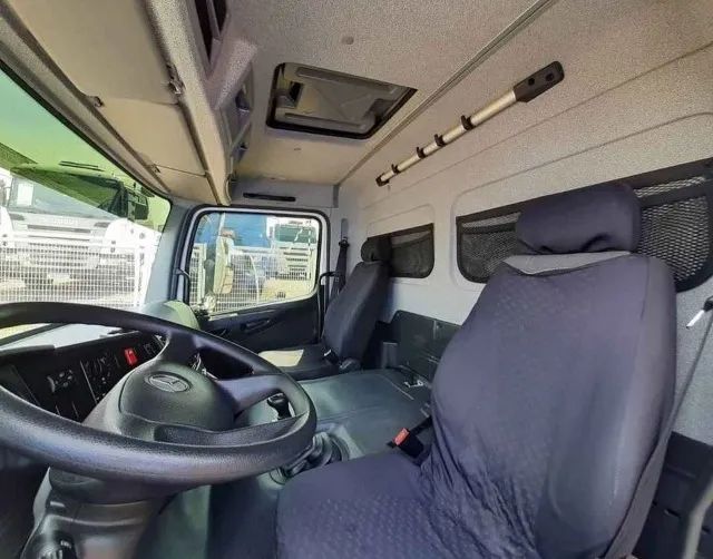 Mb atego 1726 4x2 bau 2016 - Foto 4