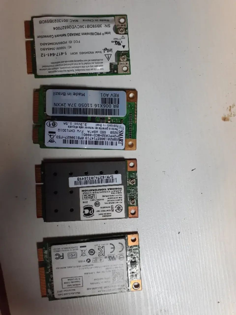 05 SSDs de 32gb