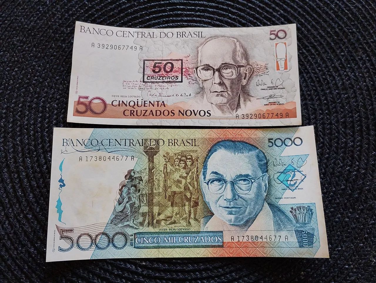 Duas cédulas Cruzados ( soberbas)
