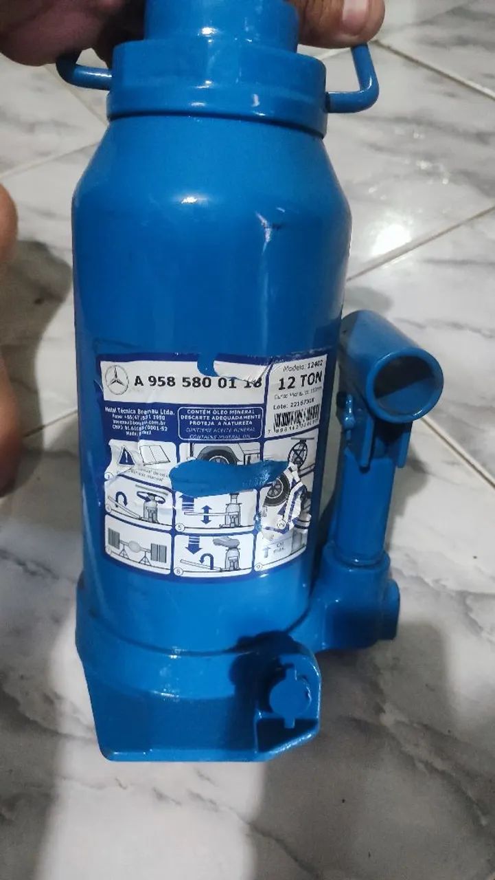 Vendo Macaco original sem uso! São três macacos novos sem uso.65562842263811125