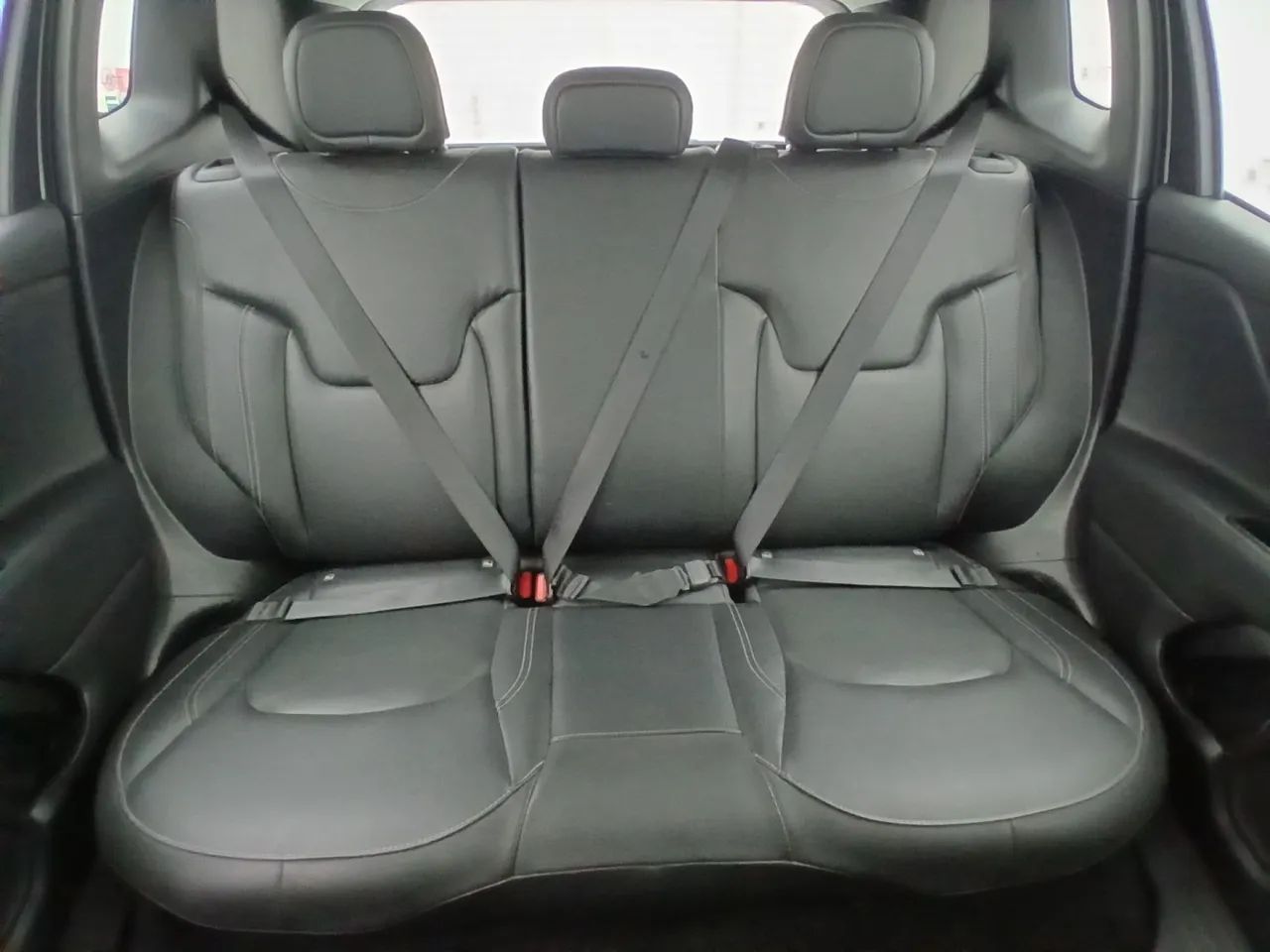 Jeep Renegade Long. T270 1.3 TB 4x2 Flex Aut., foto 18 de 18
