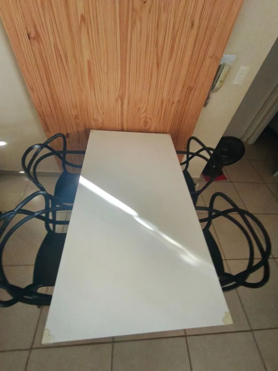 Mesa de jantar com 4 cadeiras 