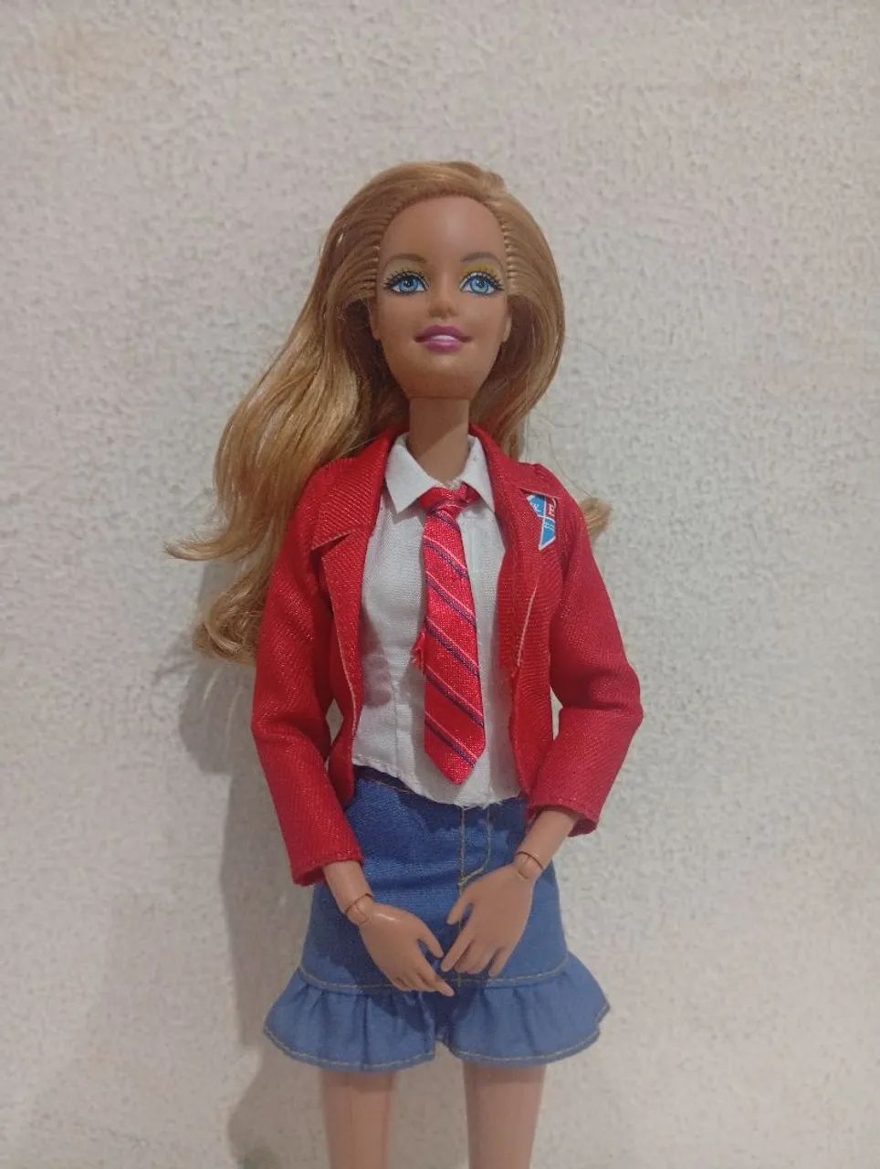 Barbie com roupinha das rebeldes - Foto 2