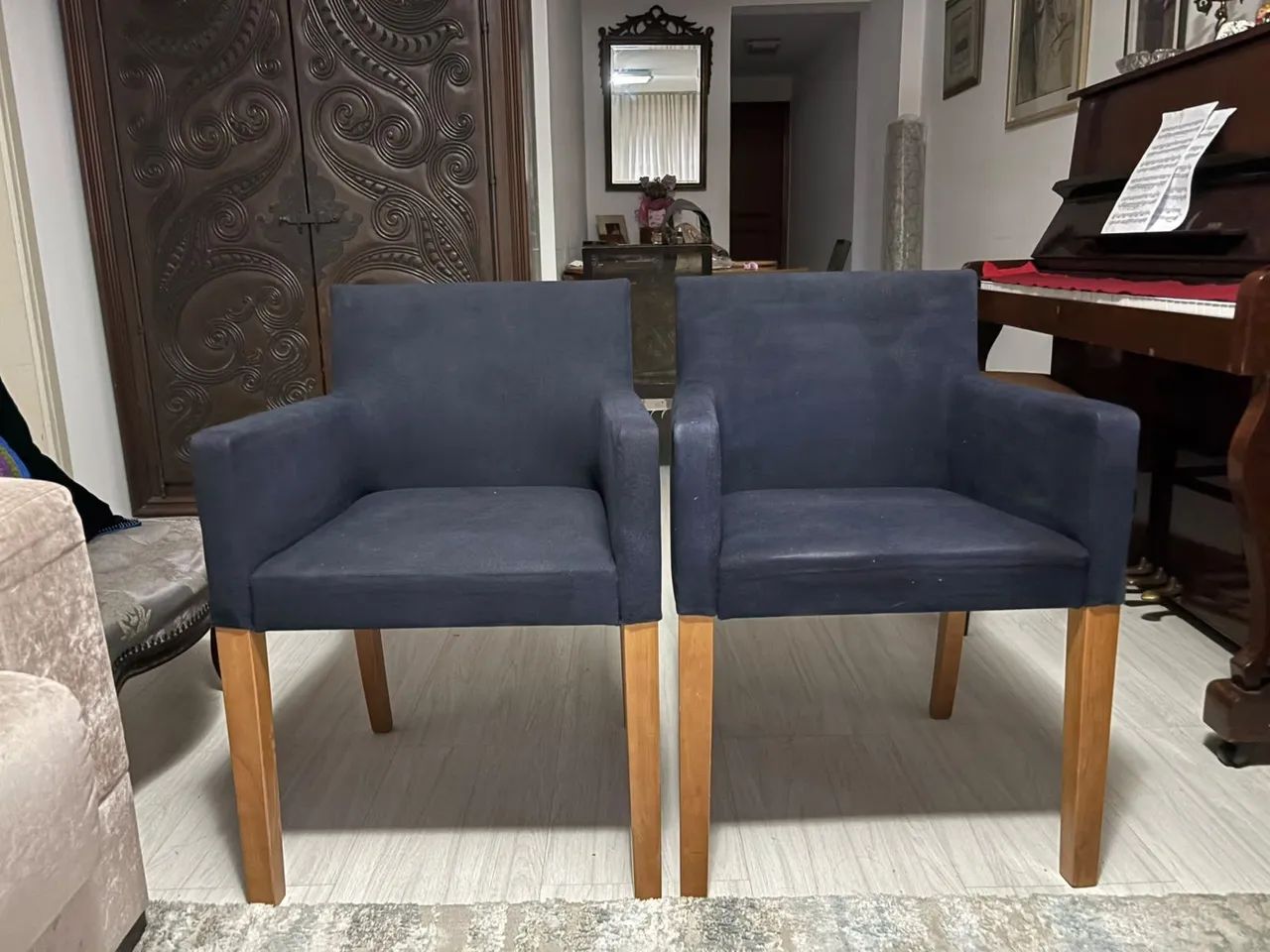 Poltrona Tok Stok R$450,00 as duas 