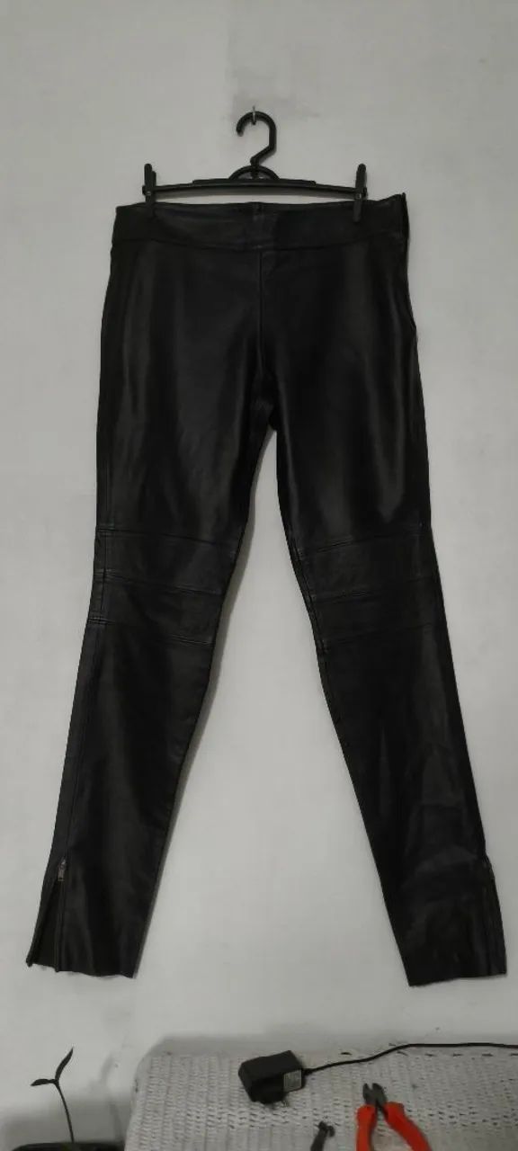 Calça de couro 