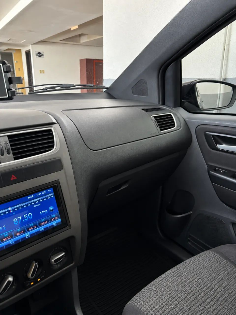 Volkswagen Fox 1.0 MI Total Flex 8V 5P 2012 - Foto 5