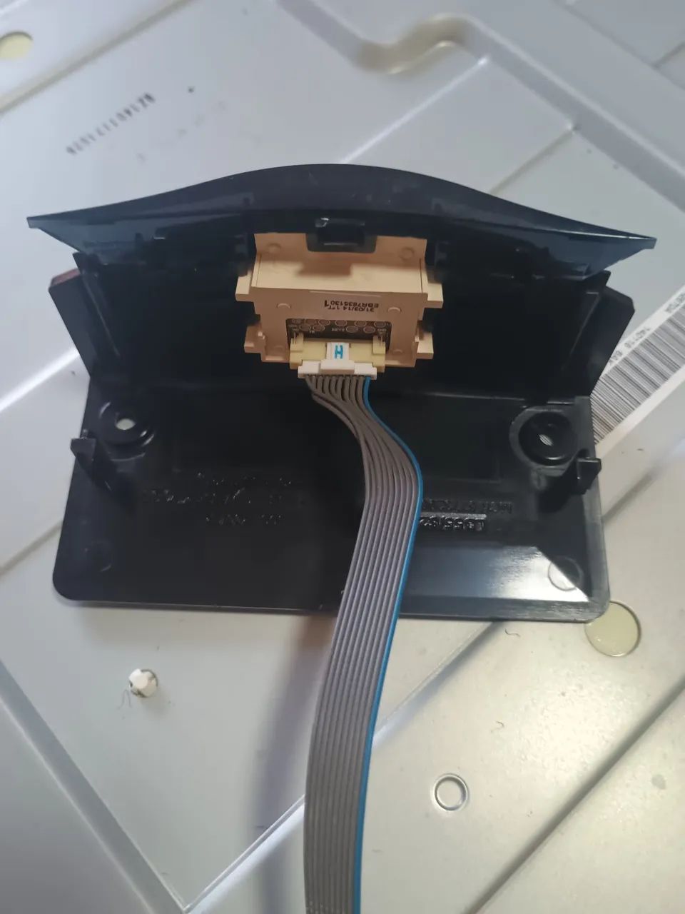 Botão Power+Sensor CR LG 49LB6200 - Foto 4