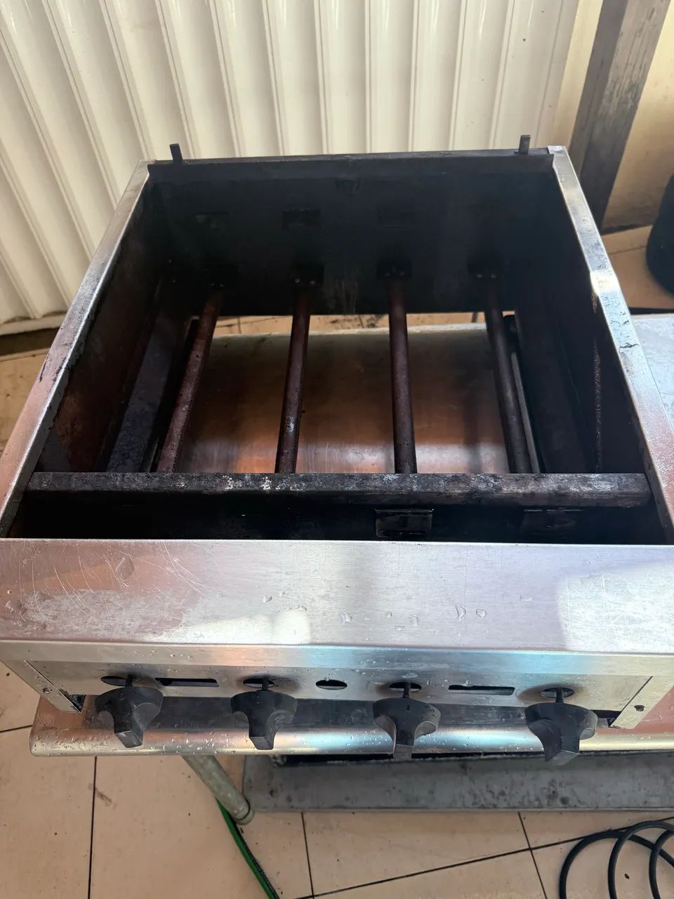 Chair Broiler 4 queimadores  - Foto 3