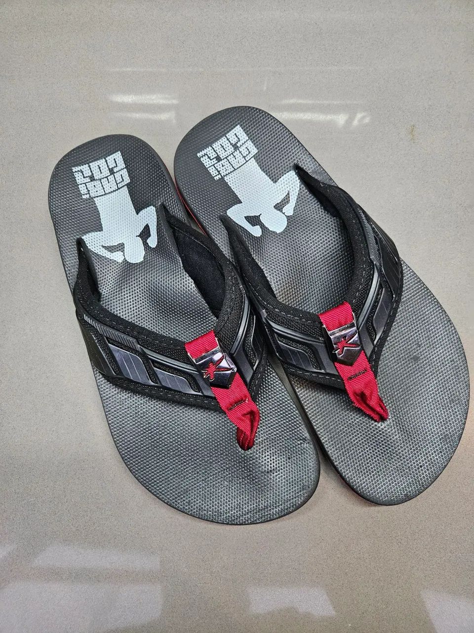 Chinelo kenner Gabgol usado - Foto 2