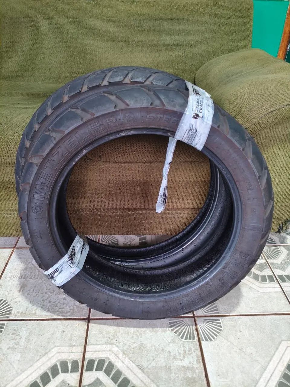 Pneu dianteiro p moto. - Foto 2
