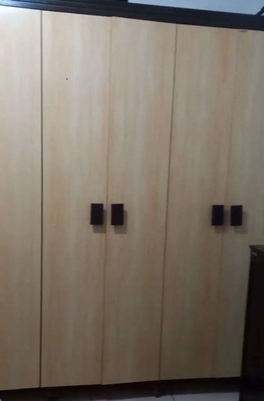 Guarda roupa e cama casal