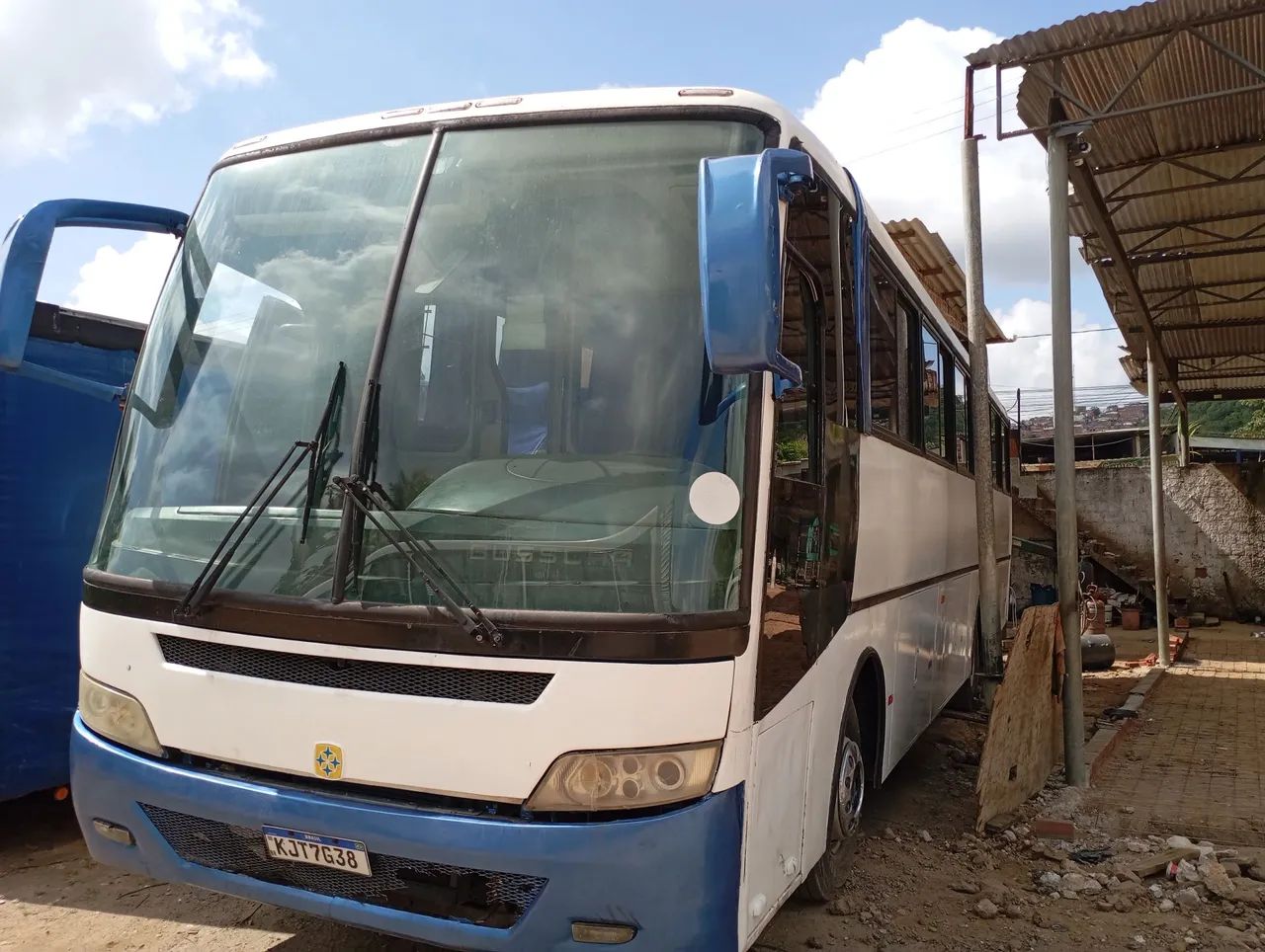 Ônibus rodoviário volkshiwag ano 3006