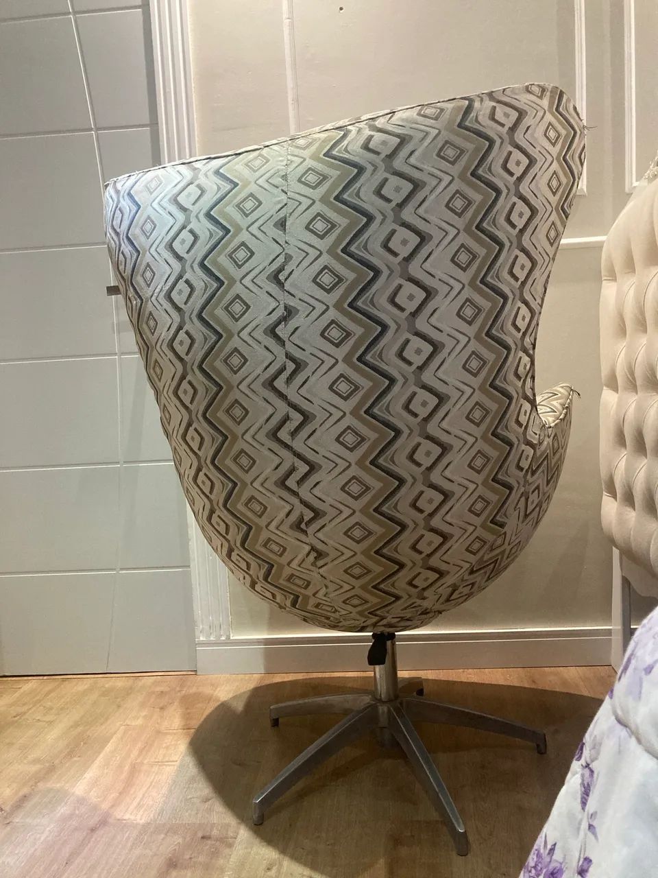 Poltrona Decorativa Giratória Estilo Egg - Moderna e Confortável - Foto 3