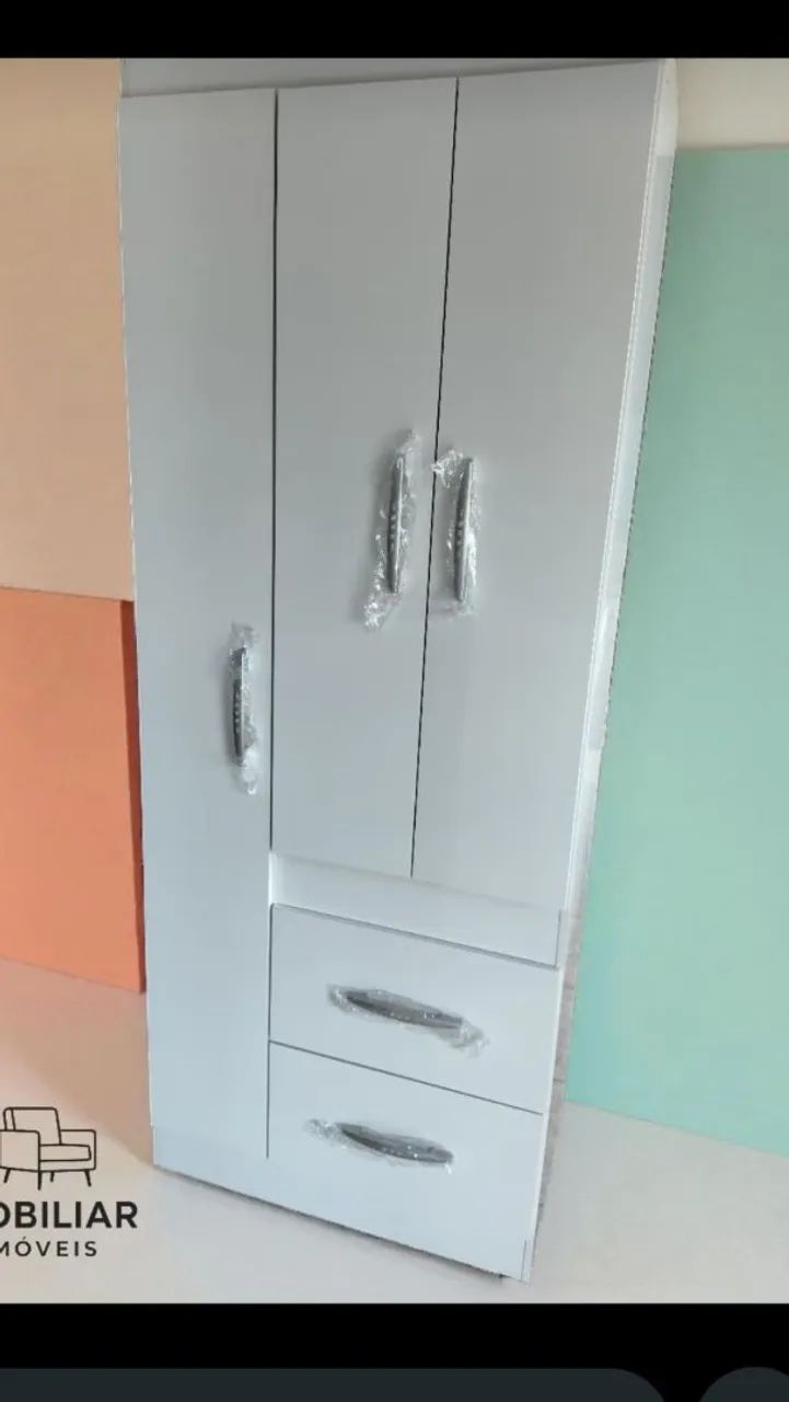 Gusrda roupas solteiro barato 