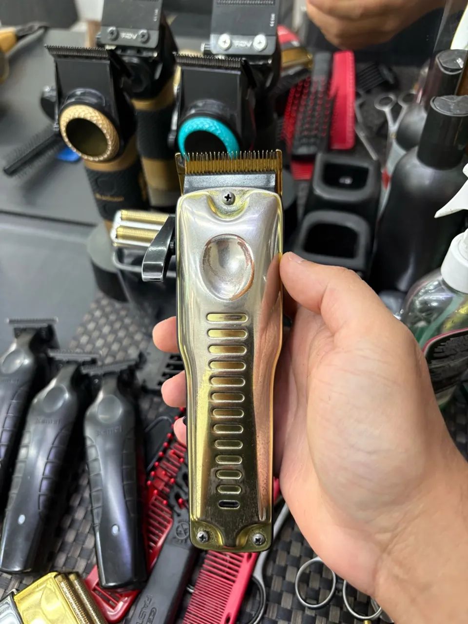 Máquina babyliss lo pro dourada