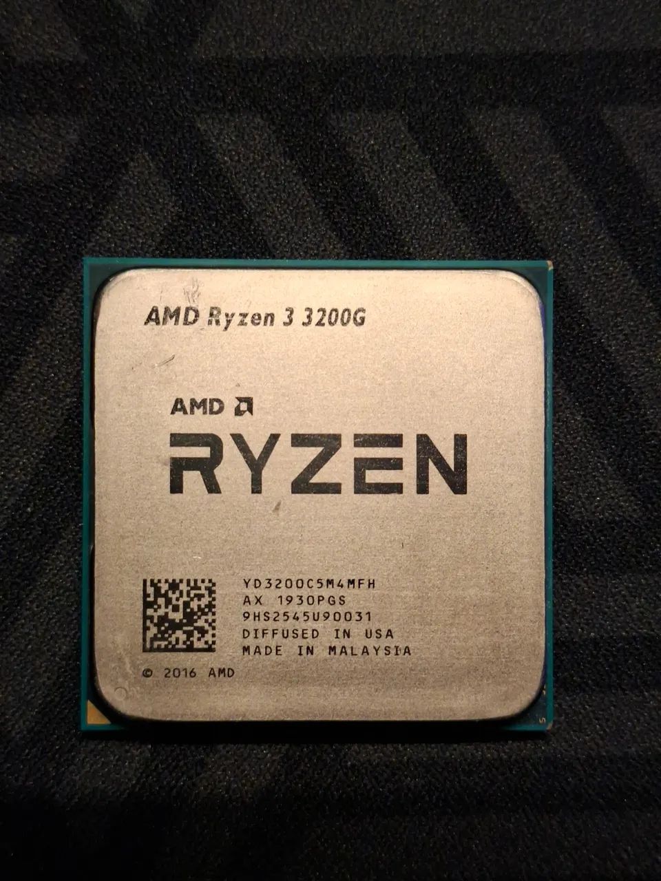 Processador amd Ryzen 3 3200g funcionando 100% sem detalhes