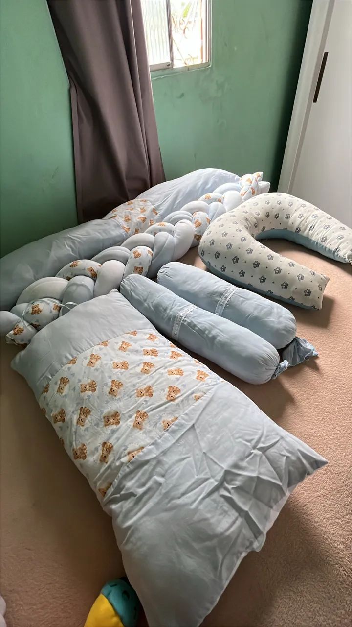 Vendo kit berço + almofada amamentação 
