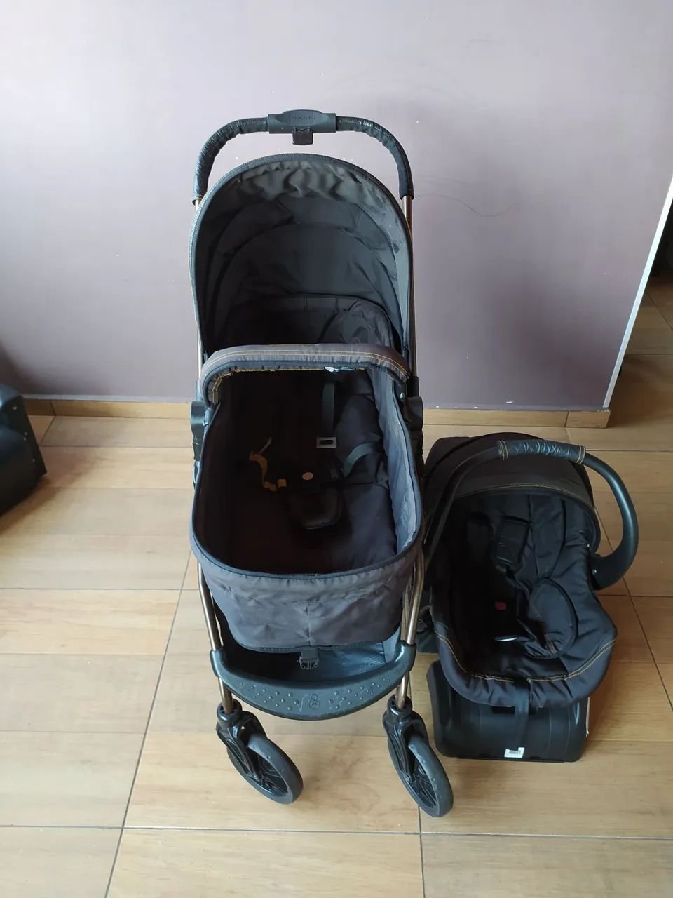 Carrinho de bebê + Bebê conforto + base para carro - Foto 3