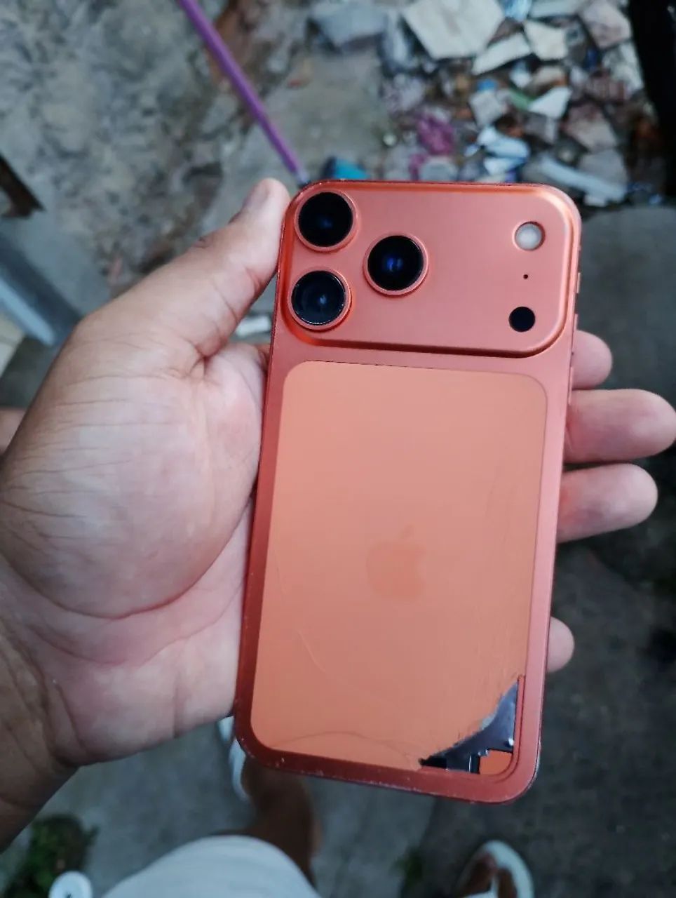 IPHONE XR NA CARCAÇA DO 17 PRO MAX - Foto 2
