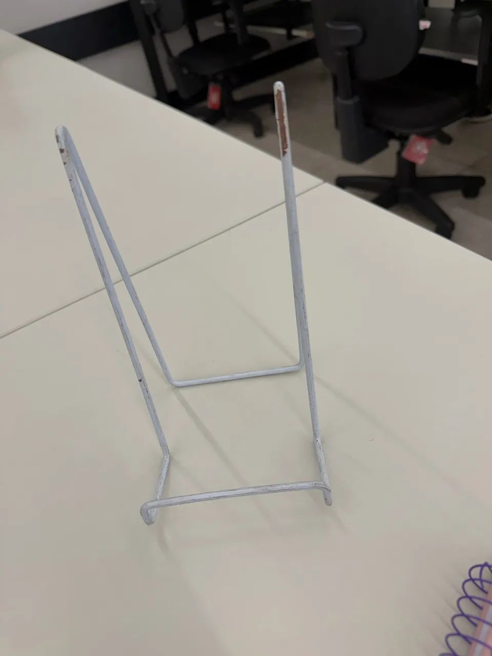 Suporte para livros ou quadros 