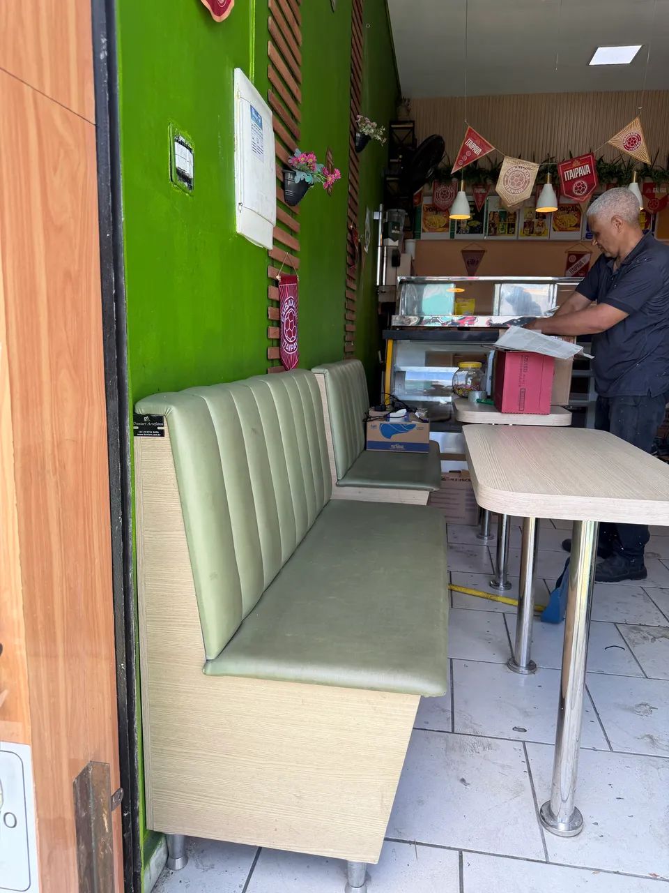 Vendo bancos Booths com mesa - Foto 3
