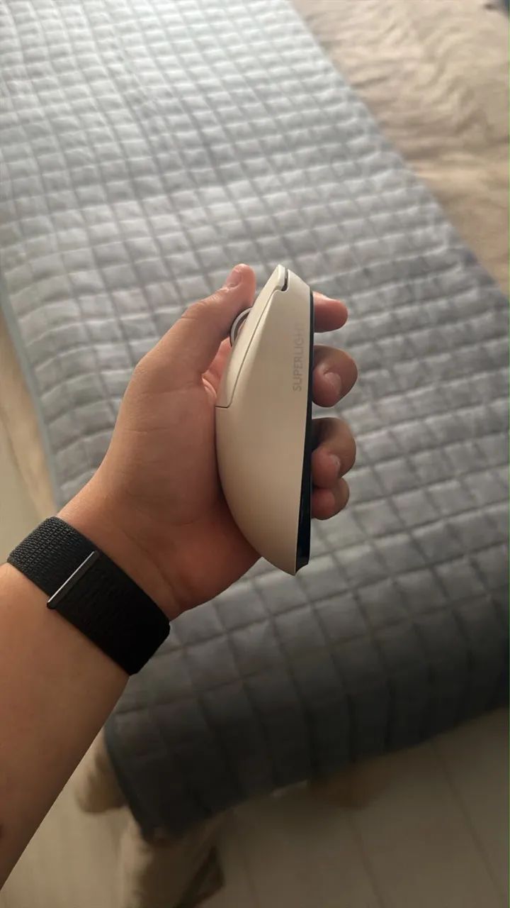 Mouse logitech Gpro superlight com 6 meses de uso - Foto 4