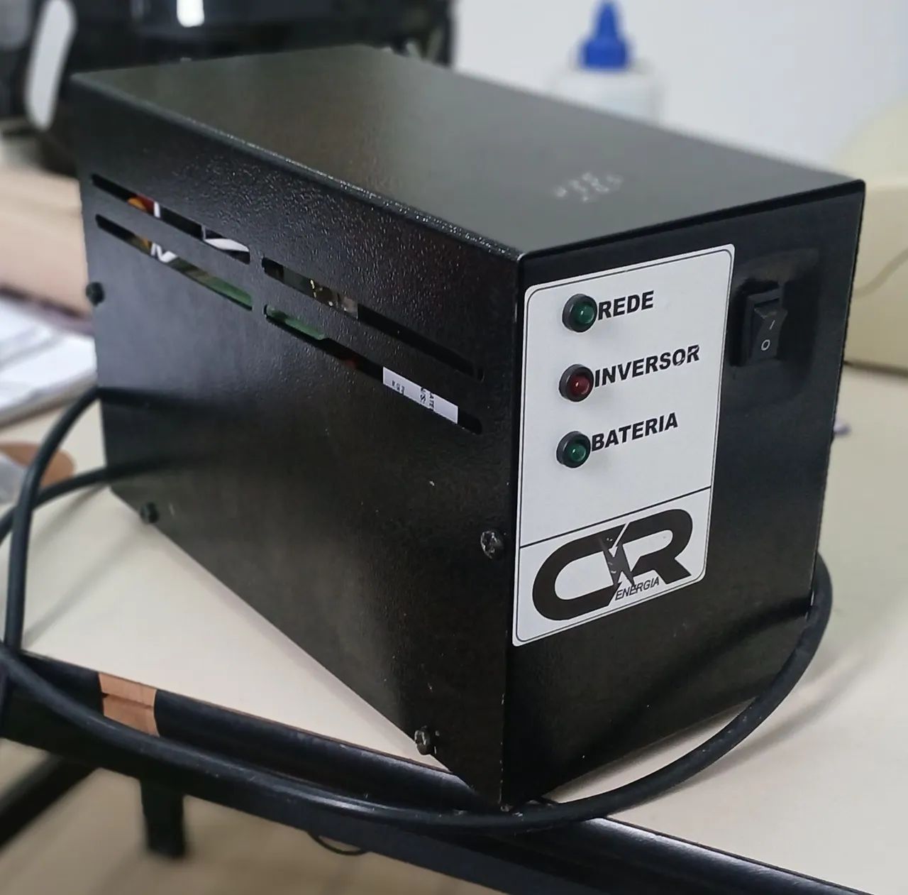 No-break CR 1200VA, 720W. 6 tomadas