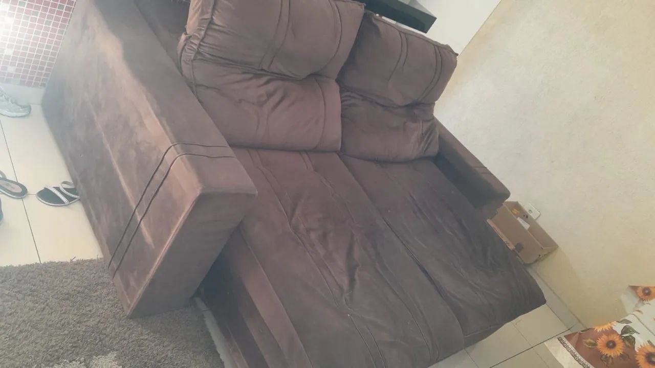 Vendo sofá e duas poltronas preço bom ,para retirar rápido 