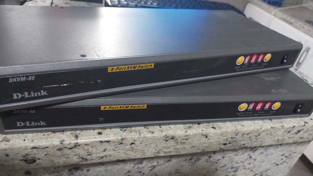 KVM Switch D-Link DKVM-8E 8 Portas - Rack 19"<br> - Foto 2
