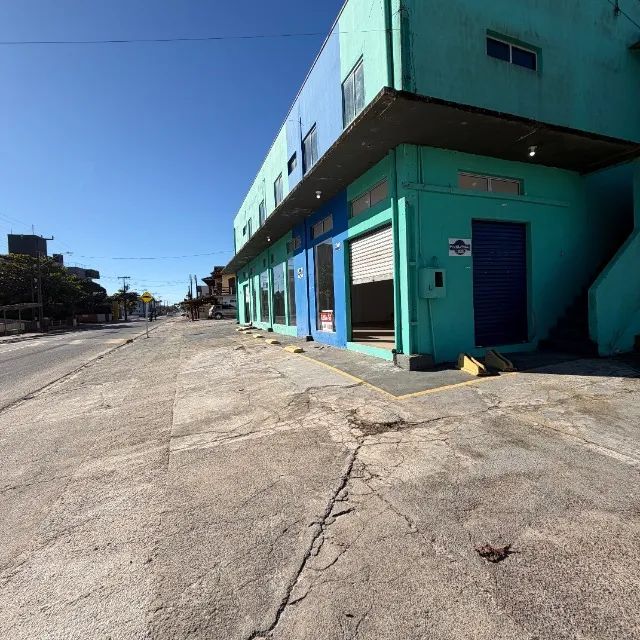 Salão comercial lado a lado com 180m² no total