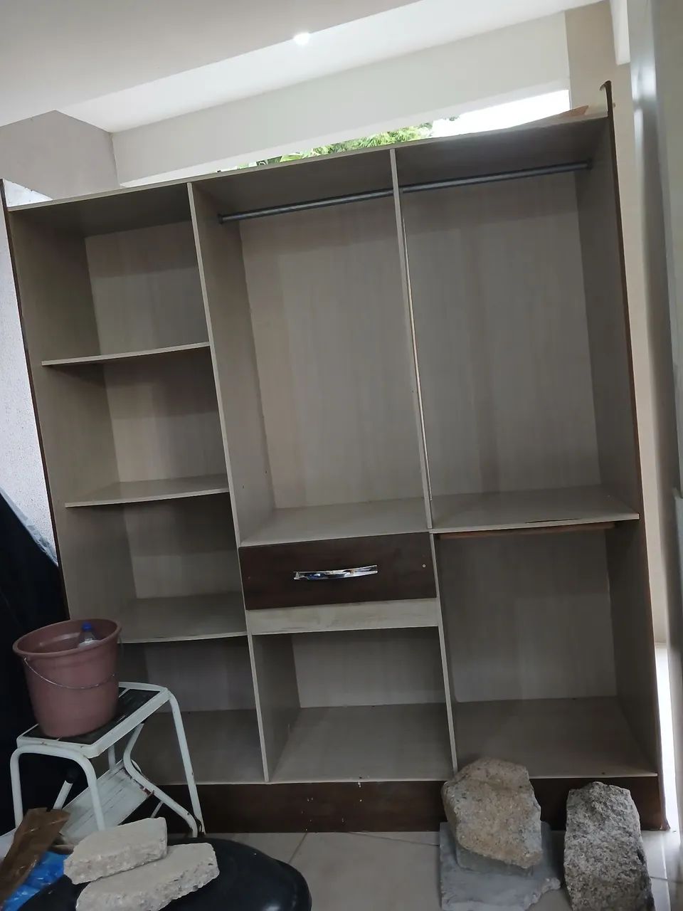 Doação Guarda Roupas 