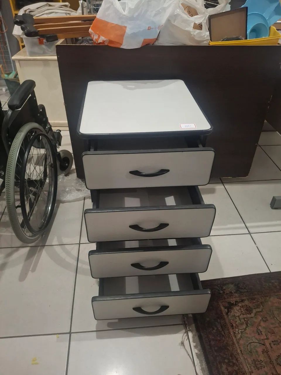 Gaveteiro Com 4 Cadeiras  - Foto 2