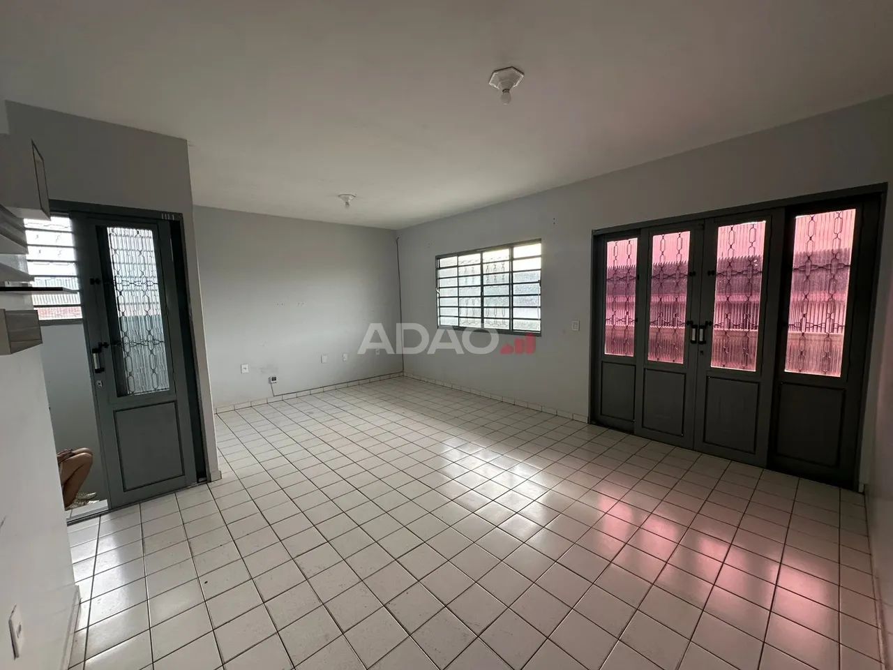 Sobrado com Ponto Comercial - Foto 2