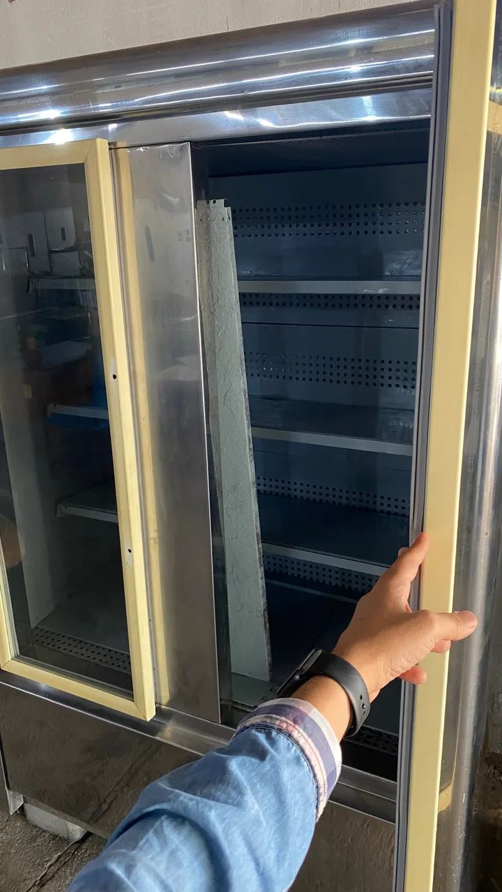 EXPOSITOR DE FRIOS E LATICÍNIOS INOX DUAS PORTAS.   - Foto 3