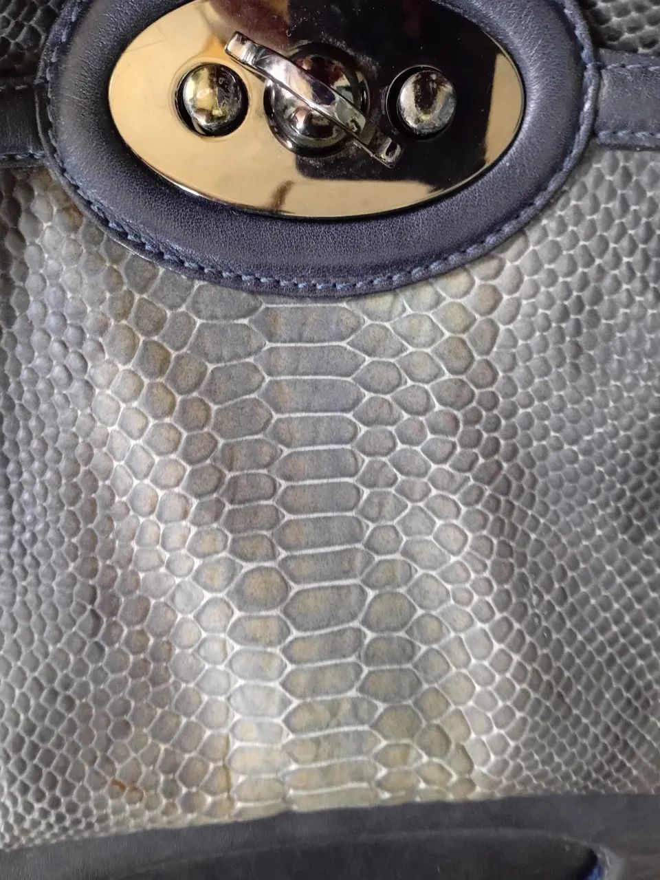 Bolsa couro  muito bem conservada  - Foto 5